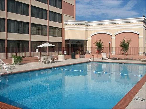 - East-medical Ctr Area By Ihg Hotel 3*