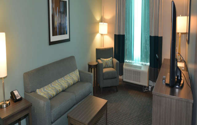 - East-medical Ctr Area By Ihg Hotel Beaumont